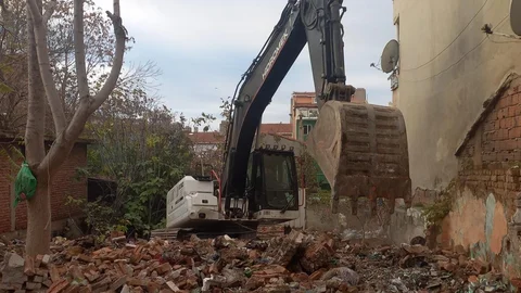 Tekirdağ'da Metruk Binalara Müdahale Devam Ediyor