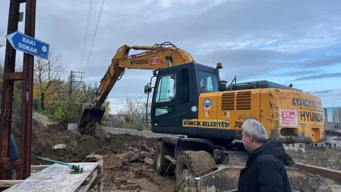 Ayancık'ta Altyapı Çalışmaları Devam Ediyor
