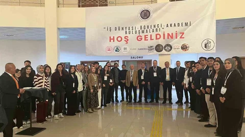 Atatürk Üniversitesi'nde Ticari Bankacılık Paneli Düzenlendi