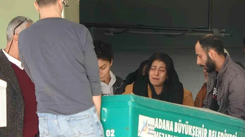 Adana'da Kardeşlerin Cenazesi
