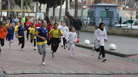 Kula'da Atatürk Kır Koşusu Yapıldı