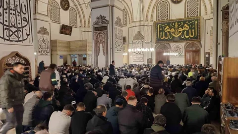 Bursalılar Regaip Kandili’nde Ulu Cami’de Buluştu