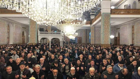 Düzce'de Regaip Kandili Coşkuyla Kutlandı