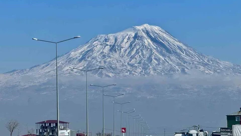 Ağrı Dağı Göz Kamaştırıyor