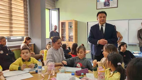 Tunceli'de Çocuklar Sanatla Kendini Geliştiriyor