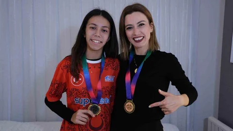 Adana'dan Dünya Hafıza Şampiyonası'na Katıldılar