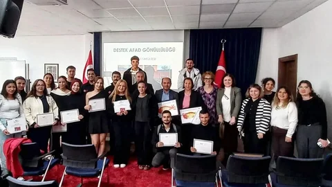 Eğitim Fakültesi Öğrencileri AFAD Gönüllüsü Oldu