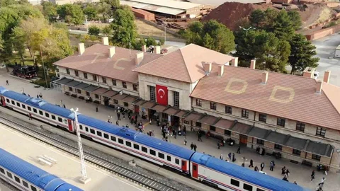 Erzincan Tren Garı Depremlere Direniyor