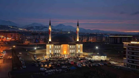 Yıldız Kardeşler Camii Açıldı