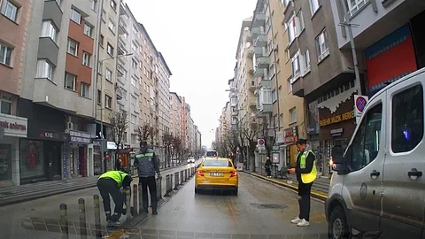 Eskişehir'de Dubalar Söküldü