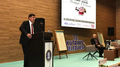 Kütahya’da Esat Anık’a Saygı Gecesi Düzenlendi