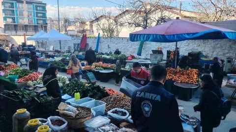 Ortaklar Semt Pazarı'nda Gıda Denetimi Yapıldı