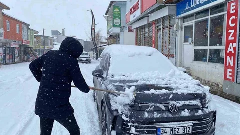 Karlıova'da Kar Yağışı Etkili Oldu