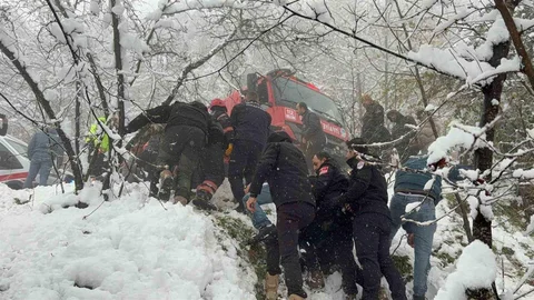 Sakarya'da Trafik Kazası: 3 Yaralı