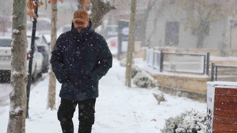 Elazığ'da Kar Yağışı Devam Ediyor