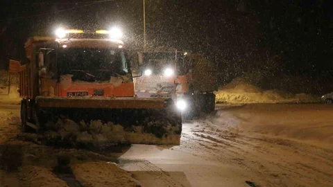 Bolu Dağı'nda Kar Yağışı Devam Ediyor