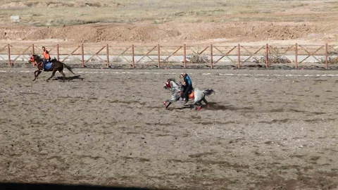 Malatya'da Atlı Cirit Geleneği Yaşatılıyor