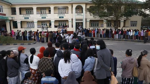 Myanmar'da Seçimler Başladı