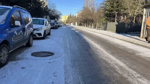 Çankaya'da Yollar Buz Pistine Dönüştü