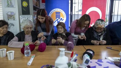 Mersin Büyükşehir’den Alzheimer Hastalarına Özel Merkez: Aile Gibi Birlikte Vakit Geçiriyorlar