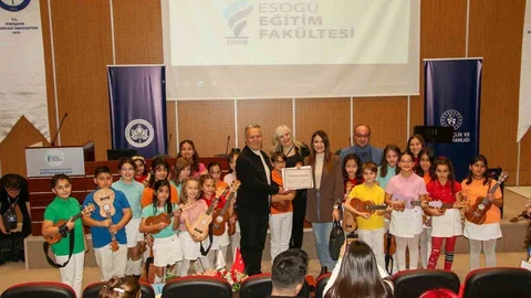 Eskişehir'de Gençlerle El Ele Projesi Tamamlandı