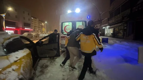 Yüksekova’da Gece Yarısı Hayat Kurtarıcı Müdahale