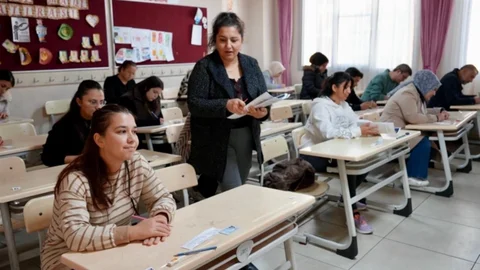 Mersin Erdemli'de Velilere Sınav Deneyimi