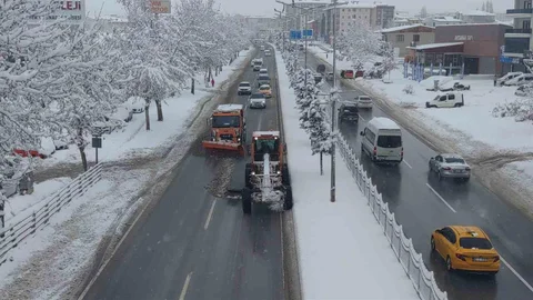 Van'da Kar Yağışı Etkili Oluyor