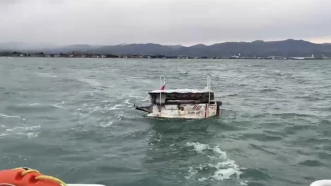 Tekkeköy'de Sürüklenen Tekne Kurtarıldı