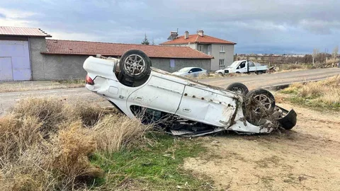 Afyonkarahisar'da Devrilen Araçta Sürücü Yaralandı