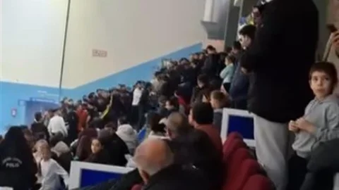 Karacabey'de Voleybol Maçında Olaylar Çıktı