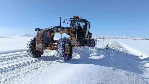 Ağrı’da Kapanan Köy Yolları Yeniden Açıldı