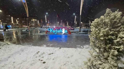 Kütahya'da Kar Yağışı Manzaraları
