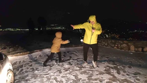 Spil Dağı'na İlk Kar Yağdı