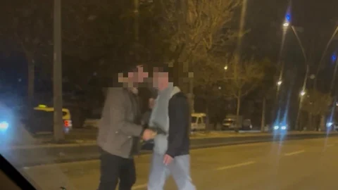 Tırın Önüne Atlayan Kişi Trafiği Kilitledi