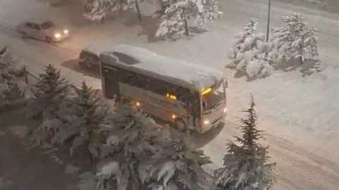 Bolu'da Kar Yağışı Ulaşımı Olumsuz Etkiledi
