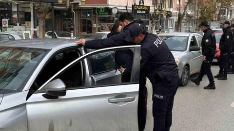 Kütahya’da Yoğun Denetimlerle 45 Aranan Şahıs Yakalandı