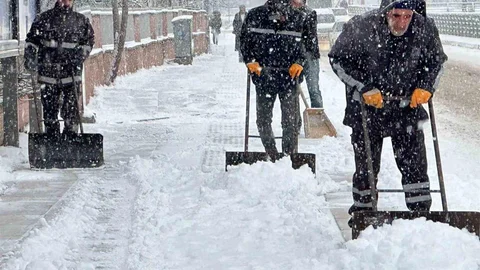 Elazığ'da Kar Yağışı Etkili Oldu