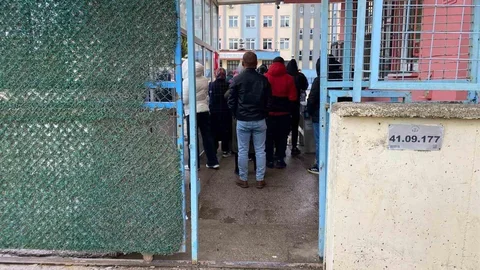 Kocaeli'de Silahlı Rehin Alma Olayı