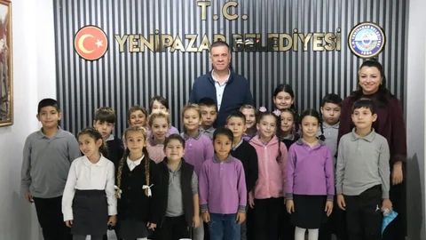 Yenipazar'da Minik Öğrenciler Başkan Ercan'ı Ziyaret Etti