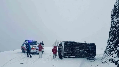 Siirt'te Minibüs Devrildi, 6 Yaralı