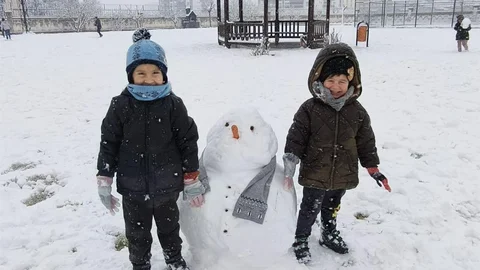 Diyarbakır'da Çocukların Kar Sevinci