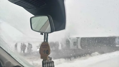 Kurtalan'da Devrilen Kamyon Sürücüsü Yaralandı