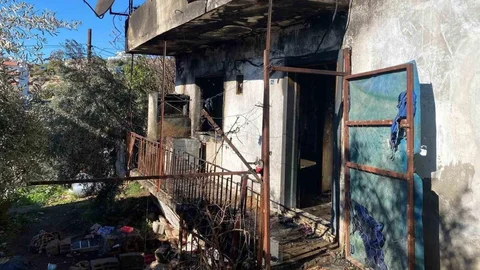 Mersin'de Aile Yangında Zarar Gördü