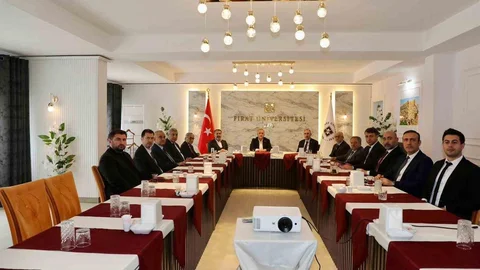Fırat Üniversitesi Paydaşlarıyla Toplantı Gerçekleştirdi