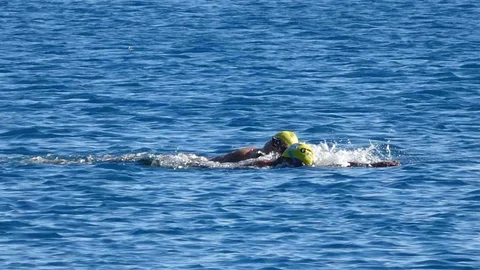 Antalya'da Kar Manzarasıyla Denize Girildi