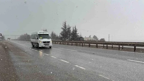 Eskişehir'de Yoğun Tipi ve Sis Etkili Oldu