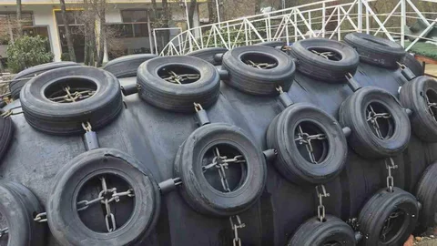 Zonguldak'ta Tehlikeli Dev Kütleye İtfaiye Müdahalesi