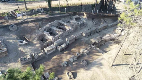 Karadeniz'de Tios Antik Kenti'nde Bulunan Mezarlık Alanı