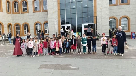 Diyadin'de Öğrencilere Sinema Keyfi